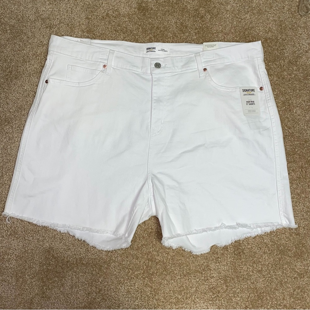 Levi Strauss Signature White denim shorts Jean Shorts womens size 24 high rise